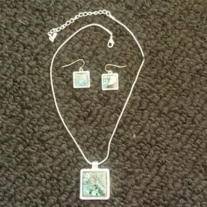 Necklace earring set